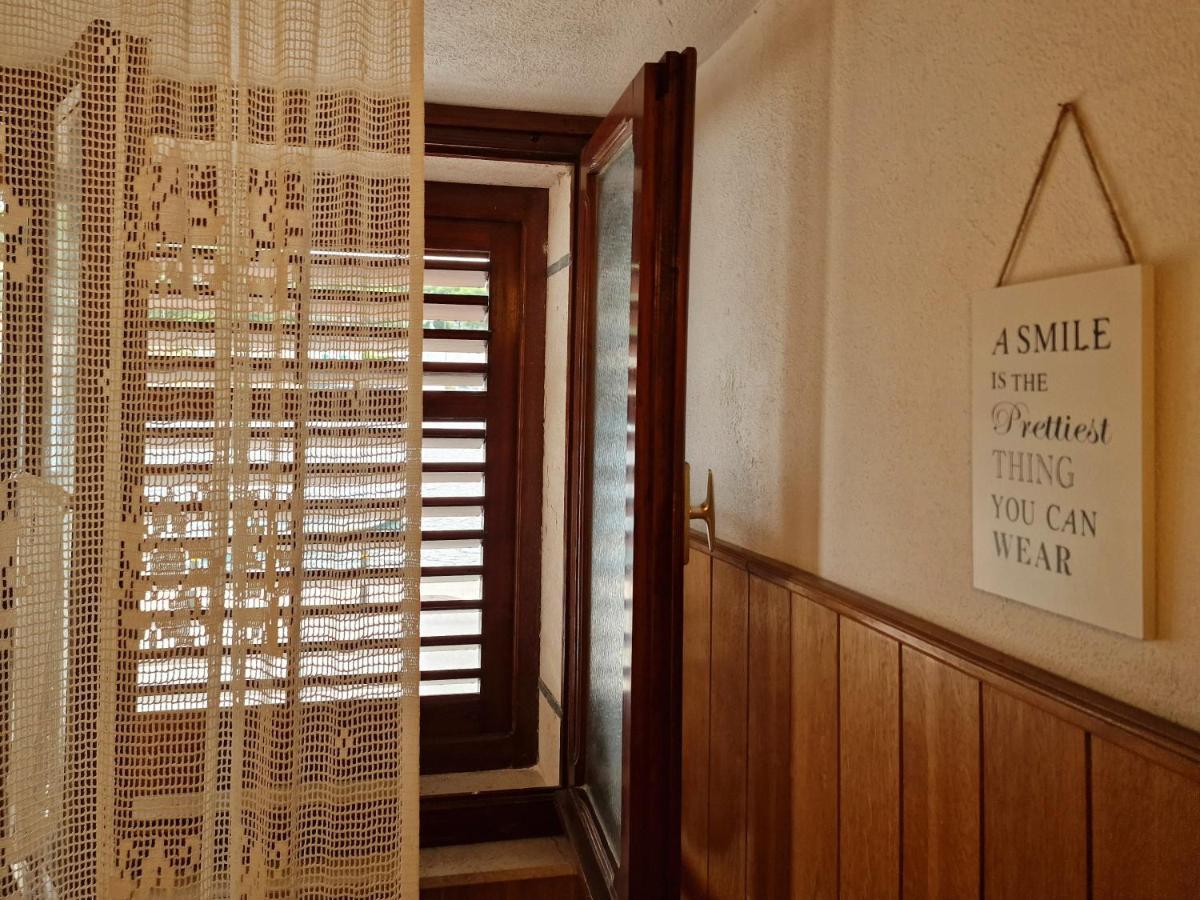 Apartamento Mala Oaza Mira Povlja  Exterior foto