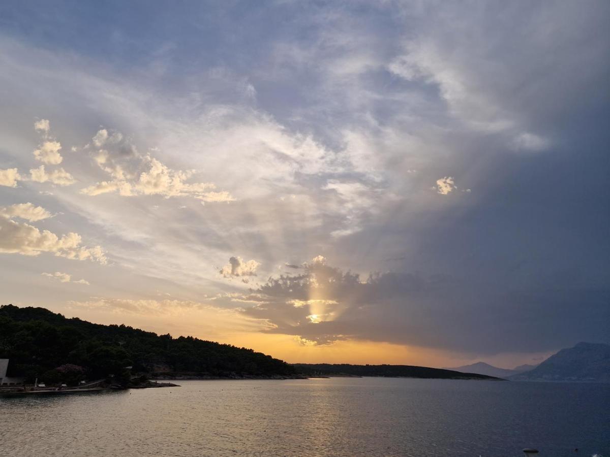 Apartamento Mala Oaza Mira Povlja  Exterior foto